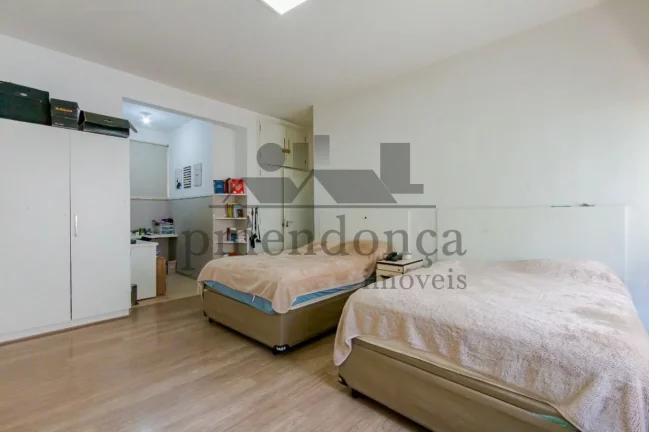 Imagem Apartamento com ambientes amplos, bem distribuído e ventilado, sala com 3 ambientes com terraço, l...