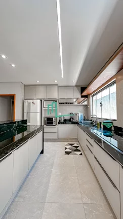 Imagem Linda e exclusiva residência de alto padrão disponivel á venda toda mobiliada em área nobre da cidade de Franca/SP