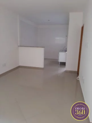 Imagem Casa em Condomínio Fechado com 02 Suítes com 02 vagas de garagem na Vila RéRé