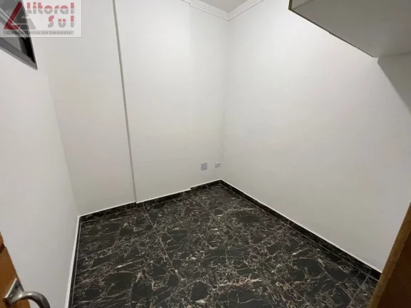 Imagem Apartamento à venda na Ocian Praia Grande-SP: 1 quarto, 1 sala, 1 banheiro, 1 vaga de garagem e 32m² de área!