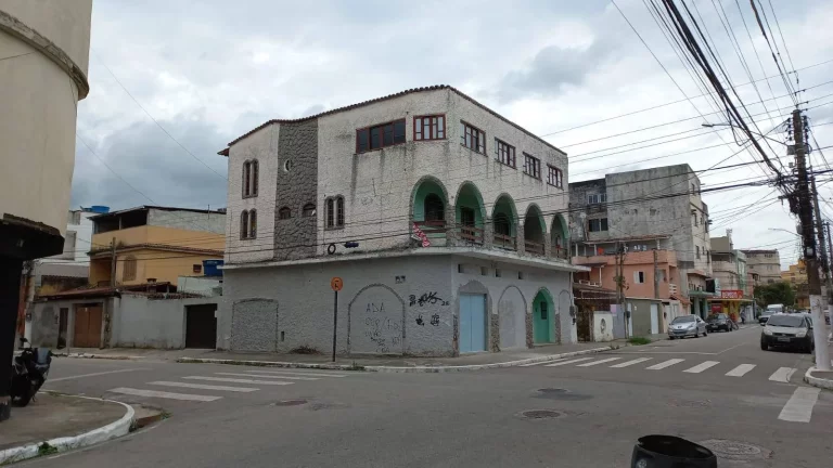 Imagem Casa Duplex a venda em Macaé RJ, Bairro Cajueiros Centro 300m2.