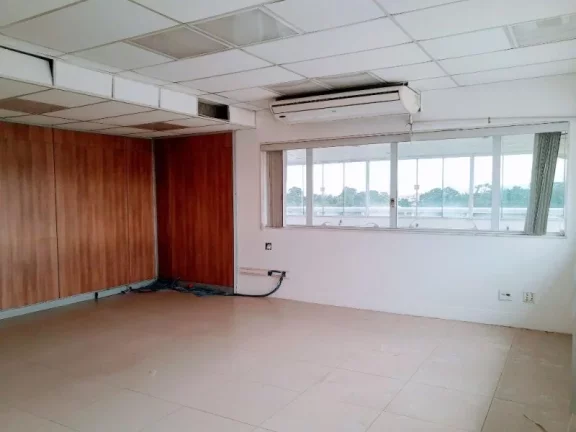 Imagem PRÉDIO CORPORATIVO COM LOCALIZAÇÃO ESTRATÉGICA NA GRANJA DOS CAVALEIROS!