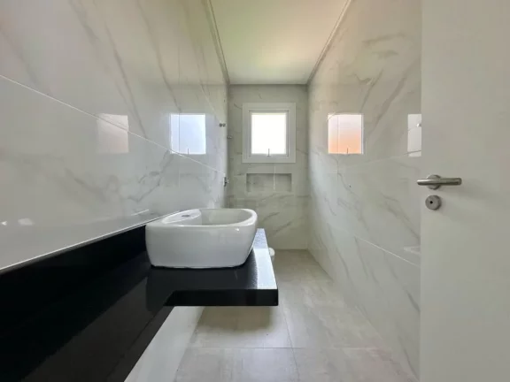 Foto do imóvel: Casa em Condominio 4 Dormitórios - Bairro Araçá