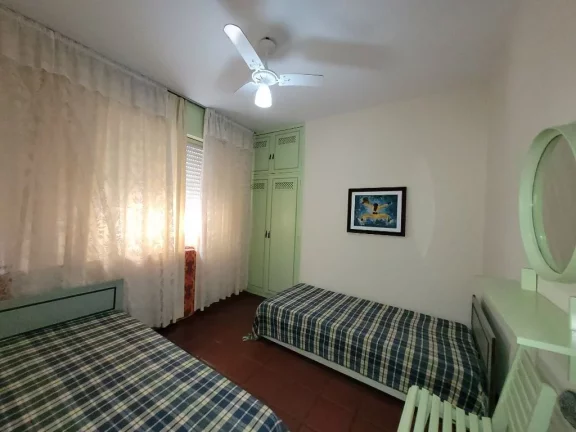 Imagem PITANGUEIRAS- UMA QUADRA DO MAR , LOCALIZAÇÃO ESPETACULAR , 02 VAGAS DE GARAGEM NO PRÉDIO.