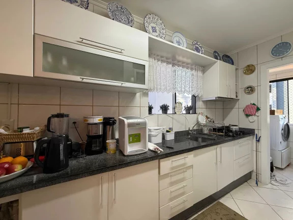 Imagem Apartamento com 3 dormitórios sendo 1 suíte e 1 vaga de garagem no bairro Fazenda em Itajaí