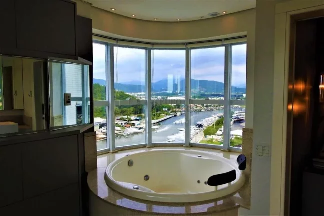 Imagem Apartamento mobiliado frente mar para locação em Balneário Camboriú.