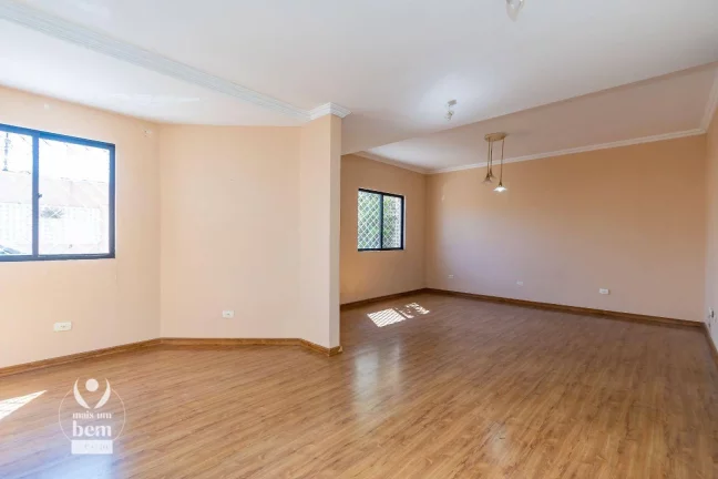 Imagem Sobrado de ESQUINA com ÁREA GOURMET com 3 quartos, 1 Suíte, 1 Demi-Suite, Área Gourmet à venda, 220 m² por R$ 899.900 - Portão - Curitiba/PR