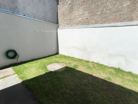 Imagem Casa 3/4 Sendo 1 Suite Com Otimo Quintal No Condominio Les Arcs , Oportunidade