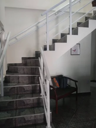 Imagem Sobrado Maravilhoso 240 m² 3 Dormitórios 2 vagas de Garagens Estuda Carro