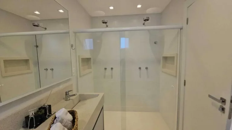 Imagem Apartamento 3 suítes e 3 vagas de garagem em Balneário Camboriú