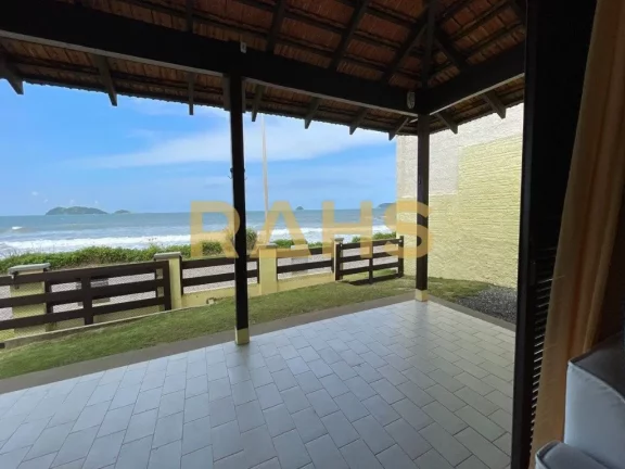 Imagem Venha conhecer essa bela casa em Ubatuba, Santa Catarina, com 3 dormitórios, 2 suítes e garagem co...