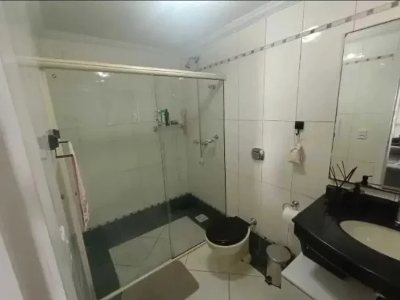 Imagem Ampla casa com 4 suítes e 4 vagas de garage, piscina e área de festa espaçosa - Fazendinha Itajaí/SC