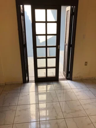 Imagem Casa de 3 quartos proximo ao centro de Parobe