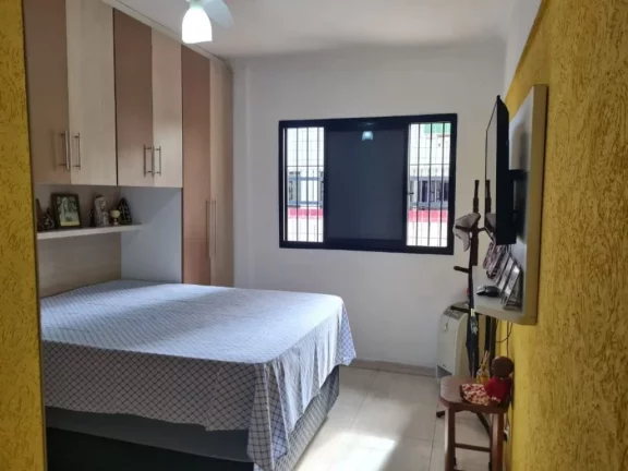 Imagem Excelente apartamento no coração do bairro Ocian a 3 quadras da praia e com piscina! Com 2 dormitórios, sendo 1 suíte,coxinha e quartos com armários planejados e piso em porcelanato.