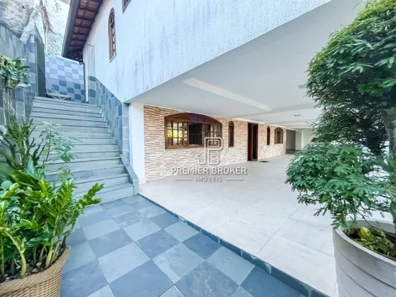 Imagem Casa com 4 dormitórios à venda, 128 m² por R$ 620.000,00 - Granja Guarani - Teresópolis/RJ