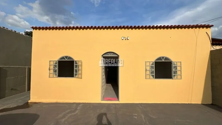 Imagem Casa à venda no bairro Vila Arquelau, Uberaba - 3 dormitórios, 4 garagens e mais!