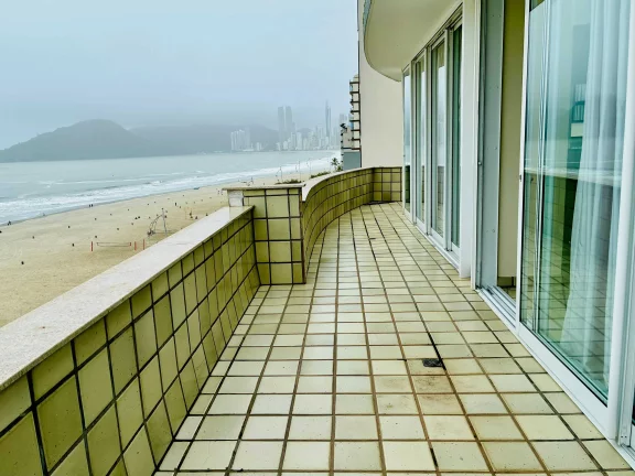 Imagem Frente mar com 3 dormitórios sendo 1 suíte e 2 vagas, Vista Panorâmica da Orla de Balneário Camboriú