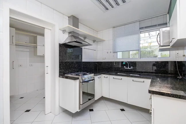 Imagem Casa em Condomínio de 4q. em Campo Comprido