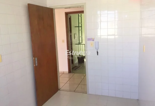 Apartamento de 3 dormitórios e 1 banheiro