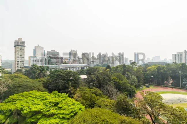 Imagem Venha se surpreender com essa incrível residência de luxo! Com 3 suítes espaçosas, sendo a suíte do casal com 2 banheiros, você terá todo o conforto