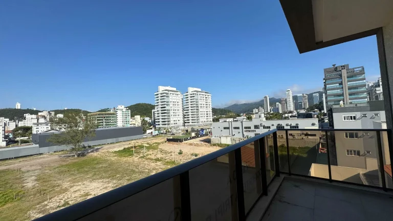 Imagem Cobertura triplex com 4 suítes e 4 vagas de garagem na Praia Brava, Itajaí/SC