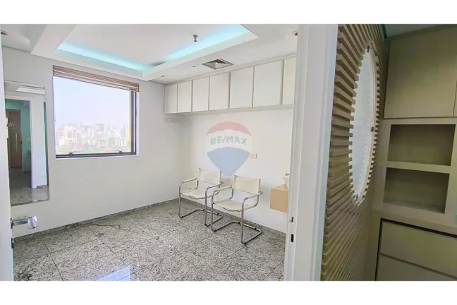 Imagem Sala comercial com 40m² com recepção 2 salas 2 banheiros 2 vagas para locação na Vila Olímpia