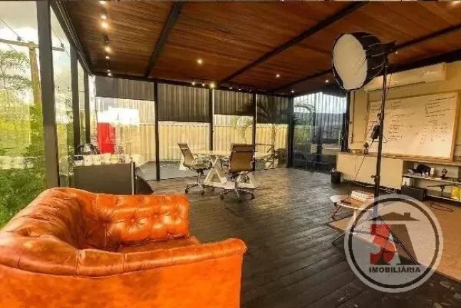 Imagem Lindo Sobrado ao lado do TAIMAX (OLARIA)