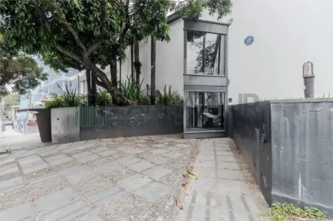 Imagem Excelente Casa Comercial para Locação em São Paulo-SP, Jardim Paulista: 15 Salas, 8 Banheiros, 8 Vagas de Garagem, 1.033m².