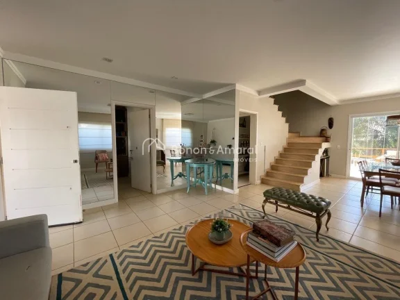 Imagem Encantadora residência em condomínio fechado, com projeto moderno e ambientes integrados que propo...