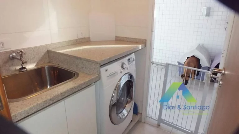 Imagem Linda cobertura tríplex com 3 dormitórios, 2 vagas, área gourmet com excelente localização e valor!