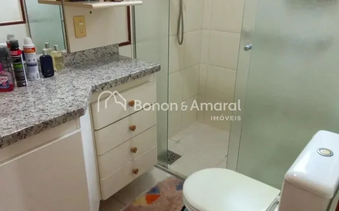 Imagem Linda e espaçosa casa com área construída de 321 m². A residência possui living para 3 ambiente...