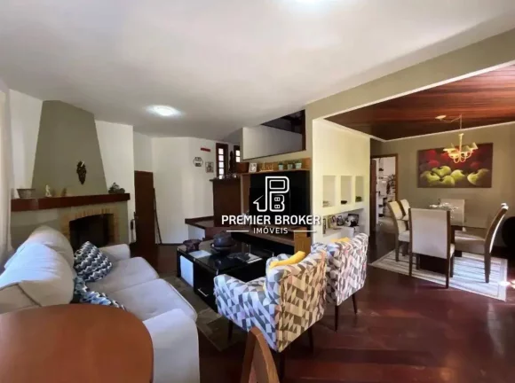 Imagem Casa com 3 dormitórios à venda, 155 m² por R$ 790.000,00 - Quebra Frascos - Teresópolis/RJ