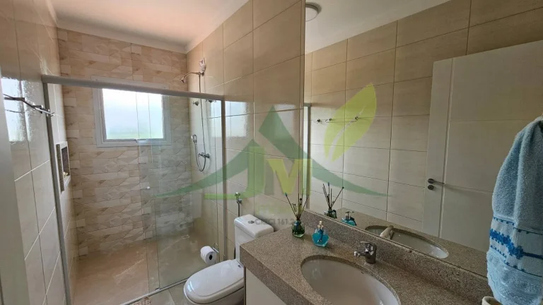 Imagem Chácara de Luxo em Condomínio à Beira da Represa em Piracaia-SP