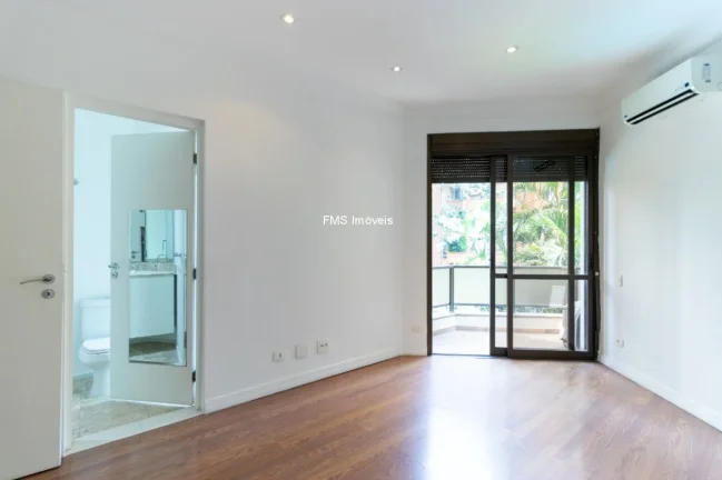 Imagem Apartamento com 3 suítes no Itaim Bibi