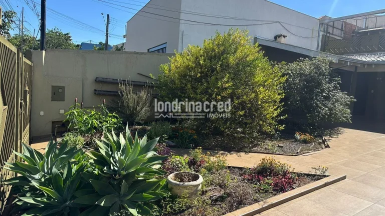 Imagem Casa ampla no Jardim das Palmeiras, zona norte de Londrina, com 3 quartos, 3 banheiros, churrasqueira, terraço e 178m² de área construída