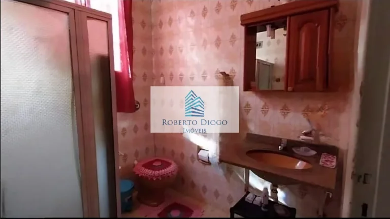 Imagem Oportunidade Imperdível: Casa à Venda em São João de Meriti-RJ, no Bairro Agostinho Porto - 3 quartos, 1 banheiro, 3 vagas, 92m².