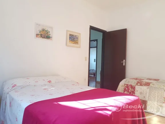 Imagem Casa no bairro Itaum, Joinville: 126m², 4 dormitórios, 1 suíte, 4 banheiros por R$ 840.000 - Venda.
