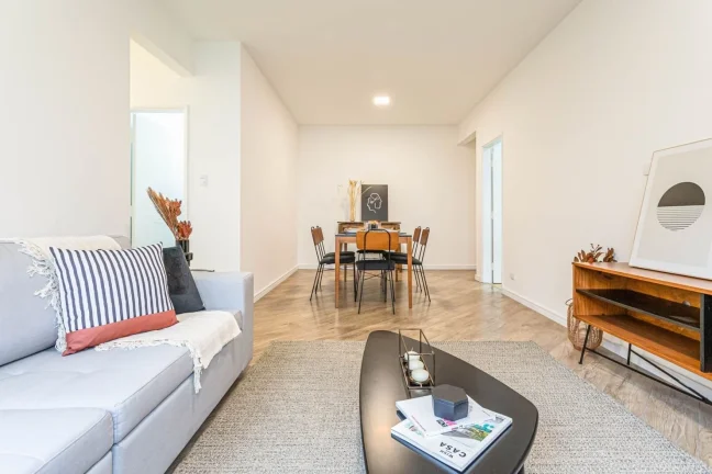 Imagem Apartamento 94M², 3Q, 2 Banheiros, 1 Vaga, Banheiro de Serviço, Armários.