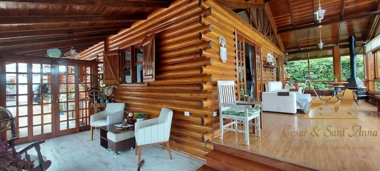 Imagem Linda casa com vista permanente no Alto do Capivari com 380m².