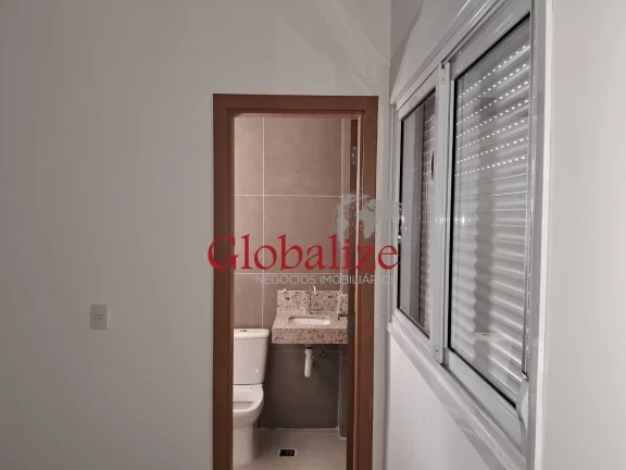 Imagem Casa Sobreposta Alta em Santos no bairro do Embaré próximo a Aparecida com piscina por R$ 1.450.000,00.