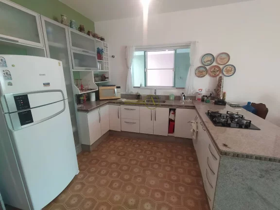 Imagem Casa a 500m da Praia de Peruibe, 4 dorms perto de toda rede comercial