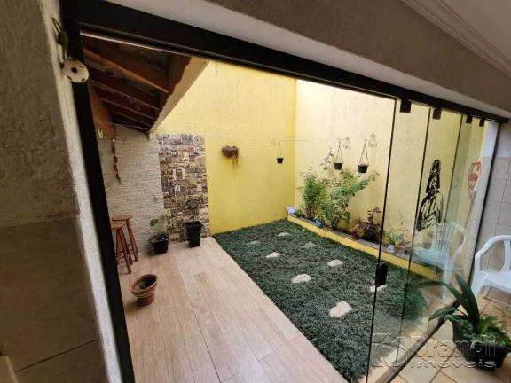 Imagem Sobrado Alto Padrão de 3 Dormitórios -- Sitio das figueiras.