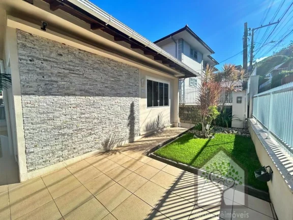 Imagem Casa à venda na Trindade - Florianópolis
