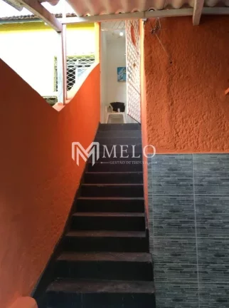 Imagem Casa com 2qts, suíte, 2 vagas com 110m2 Tamarineira...