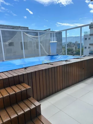 Imagem ÓTIMA COBERTURA COM PISCINA PRIVATIVA E ELEVADOR PARA CADEIRANTE ATÉ A PISCINA COMUNITÁRIA