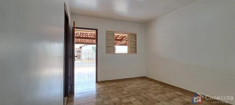 Imagem Casa de Esquina à Venda no Alvorada – Patos de Minas | 3 Quartos e Área para Veículos