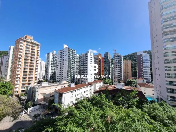 Imagem PITANGUEIRAS- NA SEGUNDA QUADRA DA PRAIA , GARAGEM DEMARCADA NO PRÉDIO.