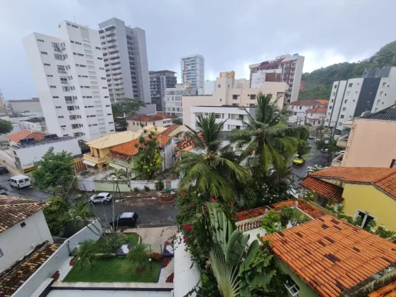 Imagem A 5ª Avenida Imóveis apresenta este charmoso apartamento, com 3 Suites, 04 salas 192,92m2 de área, localizado no bairro da Barra, próximo ao farol