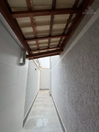 Imagem Elegância e Praticidade Casa de condom. com 2 dmt e suíte a 640 metros do mar