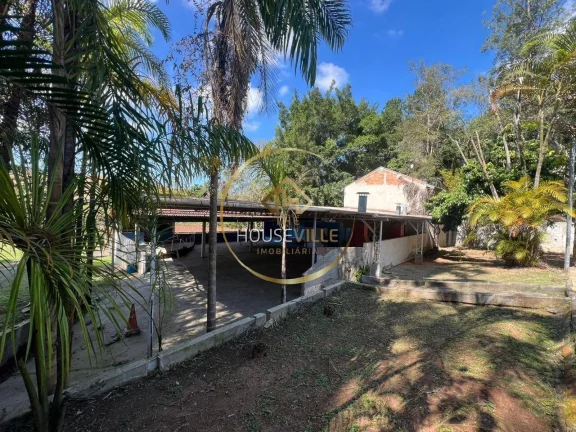 Imagem Chácara em Jacareí, 3 Casas (Sendo 10 Dormitórios), 108.900m².